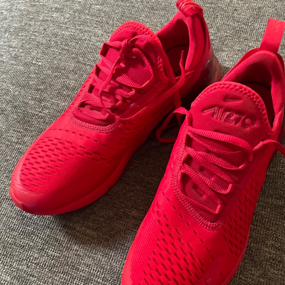 Nike air max 270s red